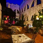 Janus Boutique & 4*