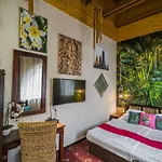 Janus Boutique & Hotel