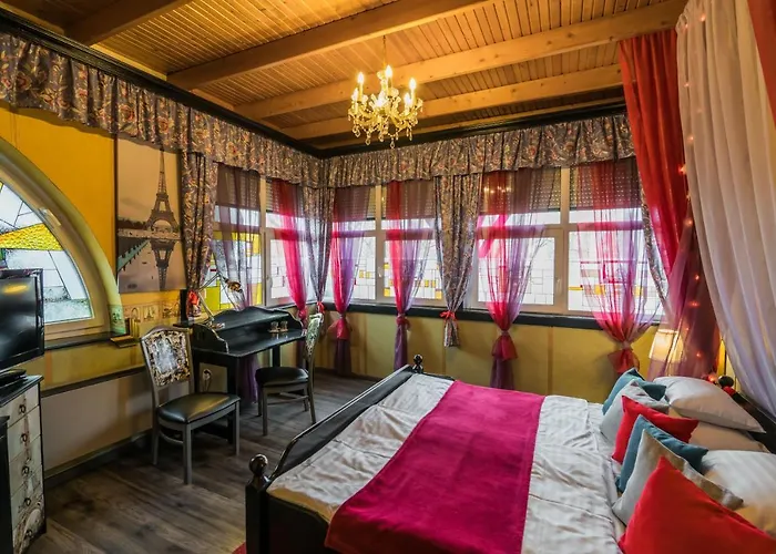 Janus Boutique & 4*